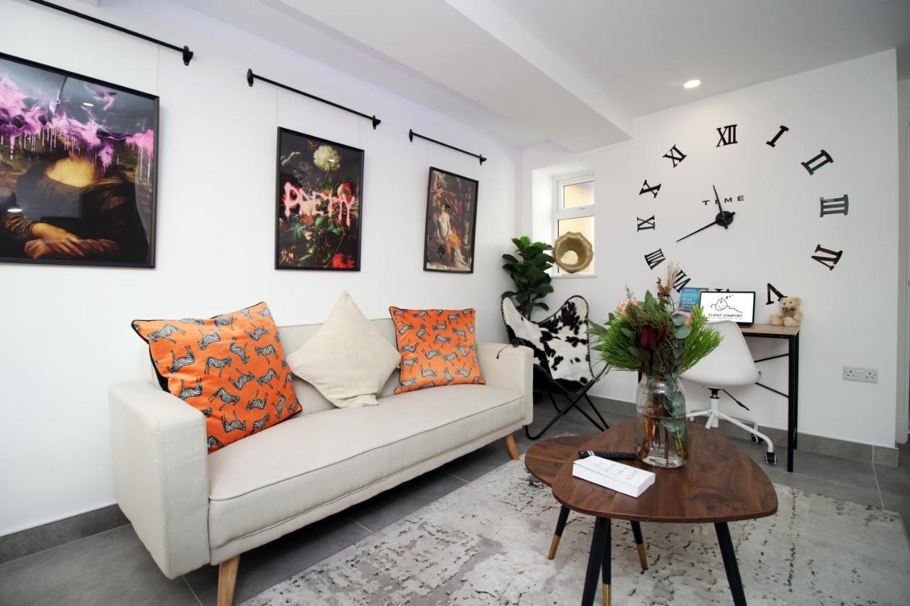 New Spacious 2 Bed Getaway - Private Courtyard! - Underfloor Heating คาร์ดิฟฟ์ ภายนอก รูปภาพ